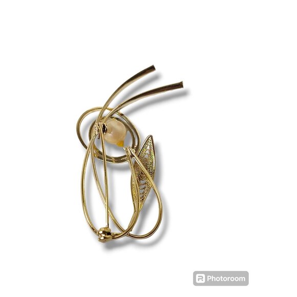 Vintage Gold Tone Filigree Imitation Pearl Flower Brooch - Picture 2 of 6